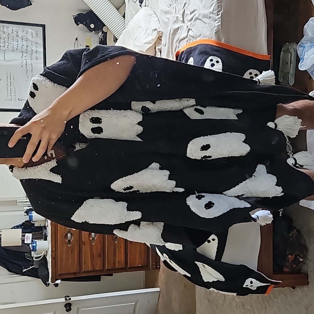 Viral Rachel Zoe ghost blanket poncho